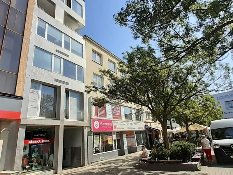 Pronájem kanceláře 135 m², Zlín – náhled fotky 1