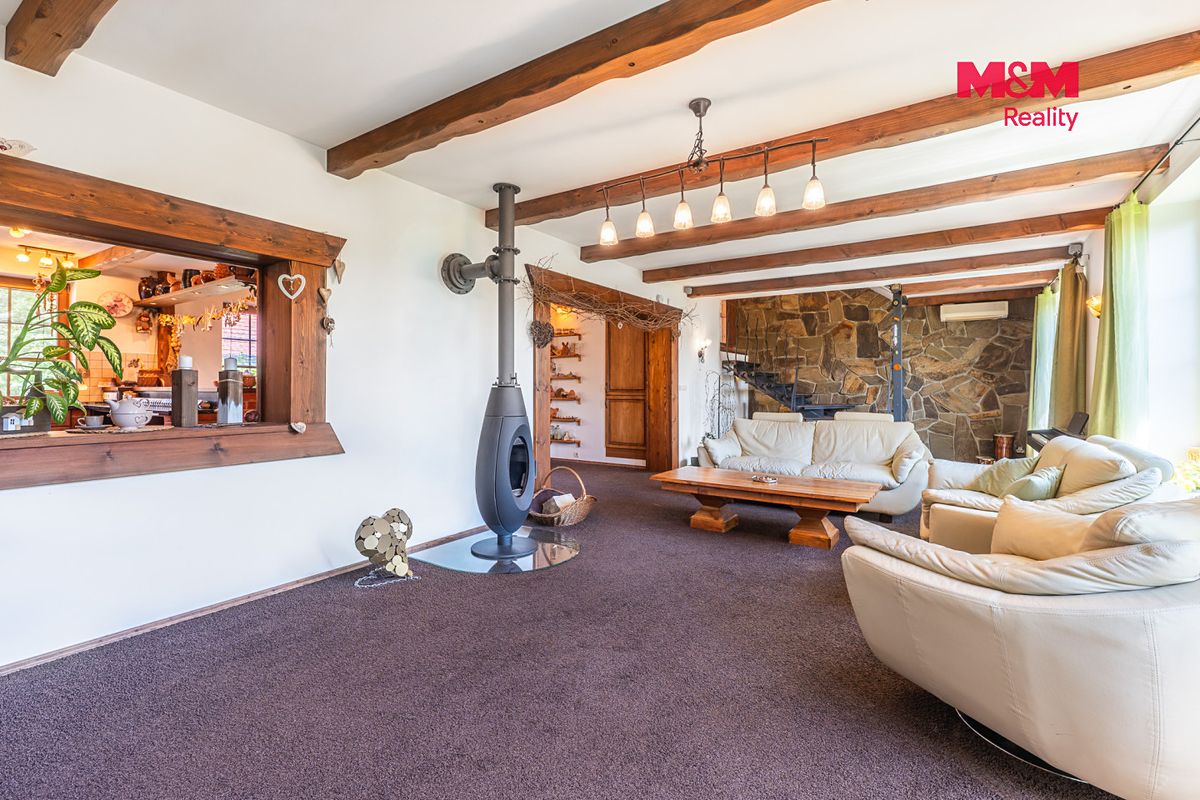 Prodej rodinného domu 262 m², pozemek 467 m² – fotografie 4