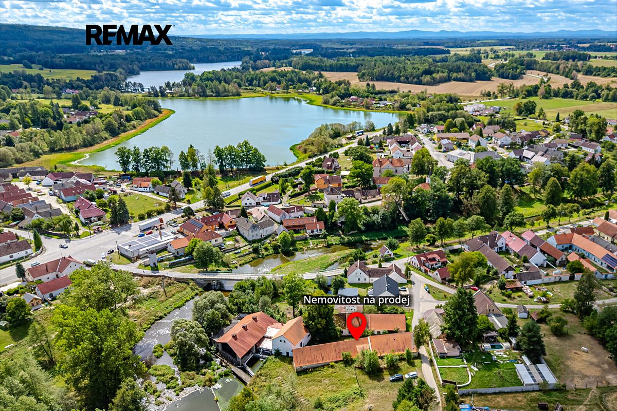 Prodej rodinného domu 223 m², pozemek 1961 m²