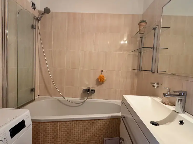 Pronájem bytu 3+1 75 m², Liberec – náhled fotky 2