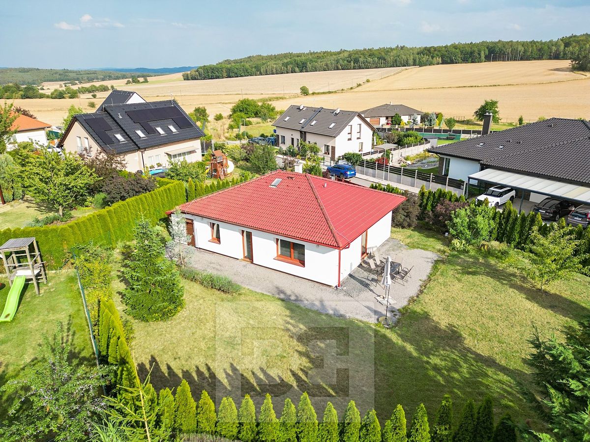 Prodej rodinného domu 93 m², pozemek 896 m² – fotografie 5