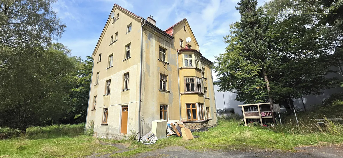 Prodej vícegeneračního domu 650 m², pozemek 1700 m²
