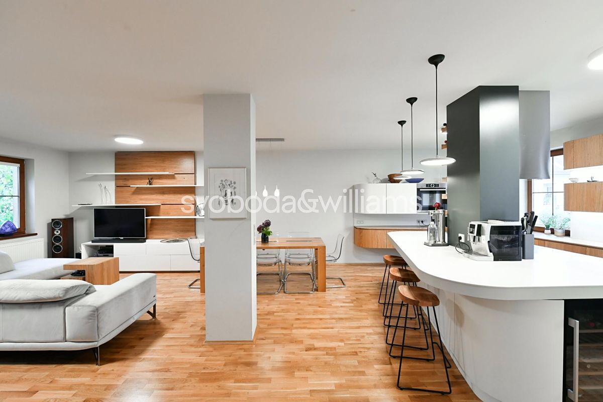 Pronájem bytu 5+kk 156 m²