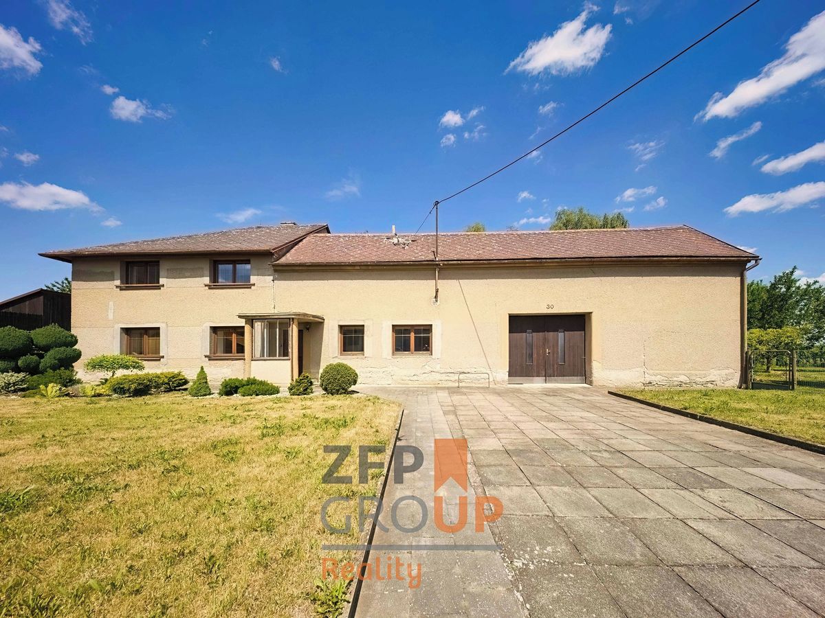 Prodej rodinného domu 227 m², pozemek 889 m²