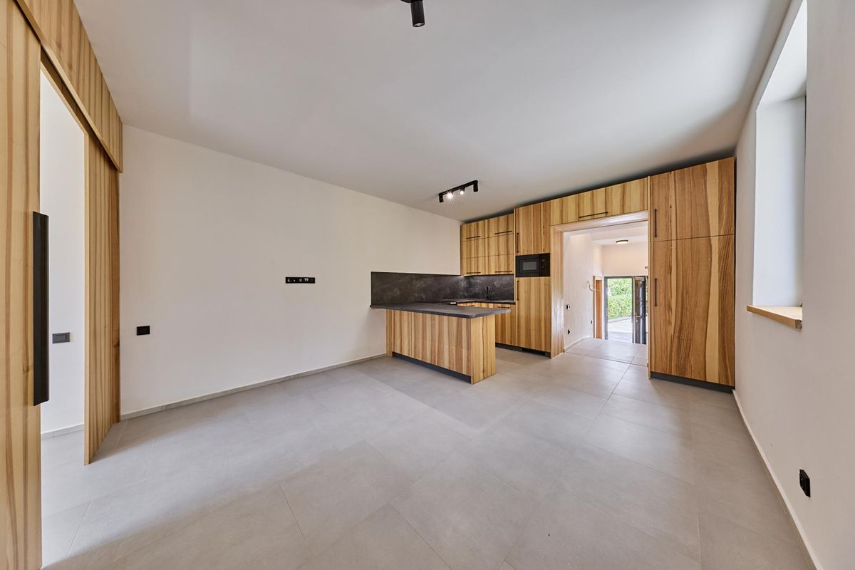 Prodej rodinného domu 139 m², pozemek 369 m² – fotografie 3