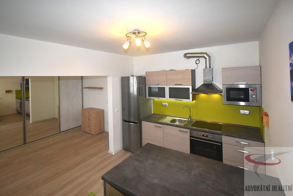 Pronájem bytu 1+kk 36 m² – fotografie 2