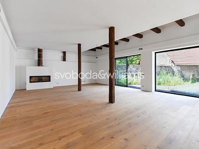 Prodej rodinného domu 637 m², pozemek 1384 m²