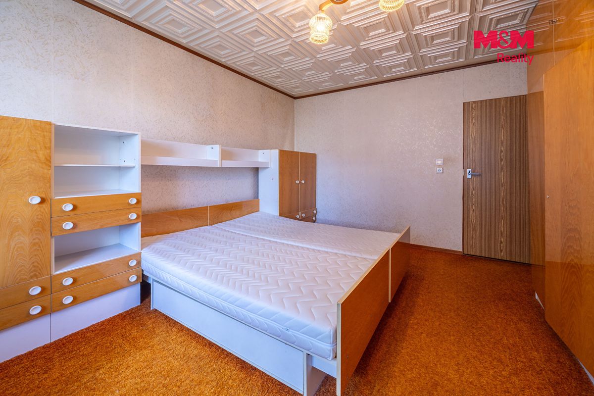 Prodej rodinného domu 226 m², pozemek 980 m² – fotografie 4