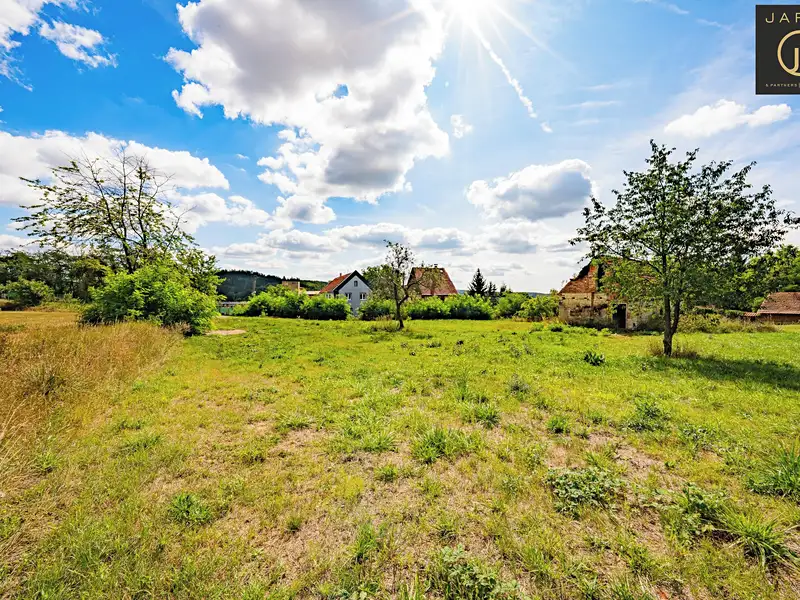 Prodej stavebního pozemku 2741 m², Hředle – náhled fotky 1