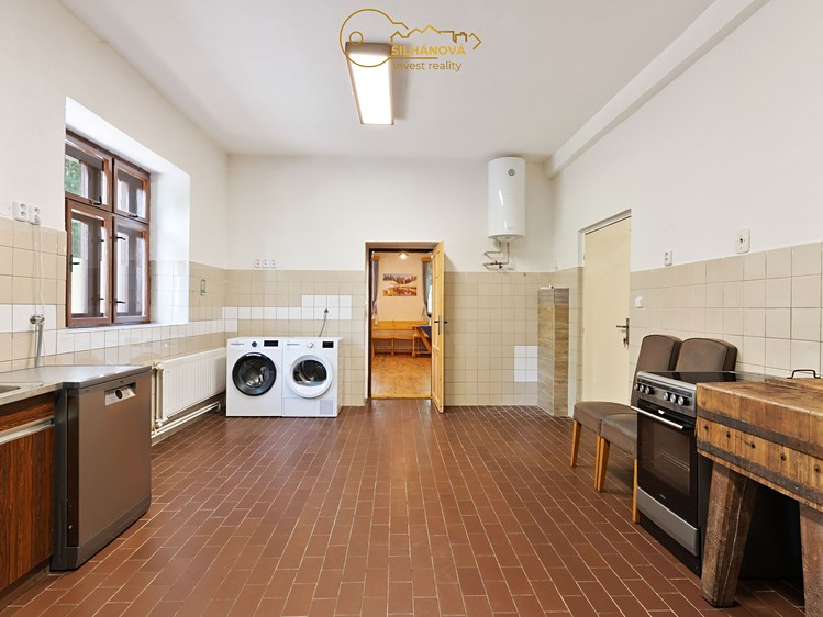 Prodej domu, 331 m² (8 z 27)