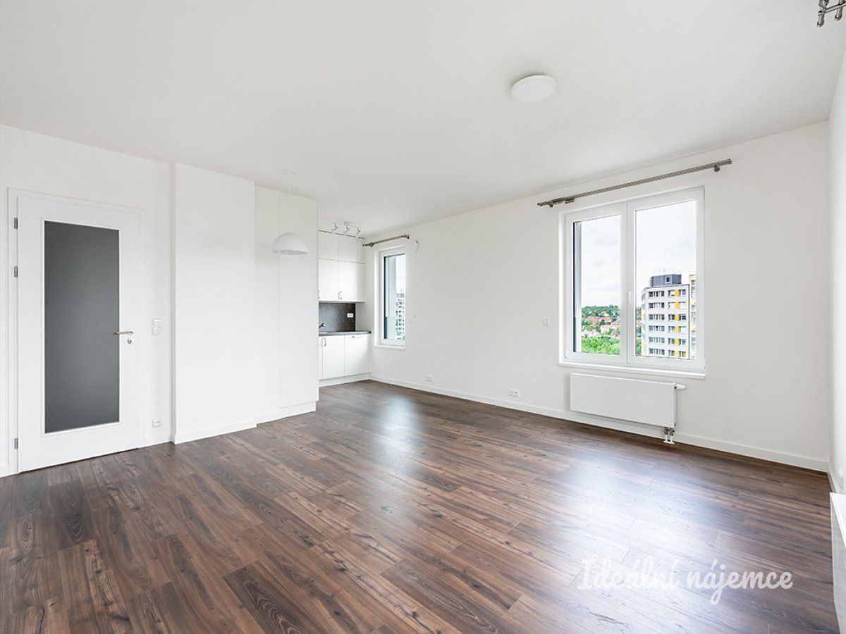 Pronájem bytu 2+kk 66 m² – fotografie 2