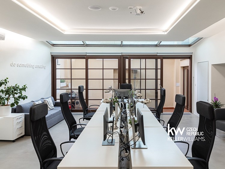 Prodej komerčního prostoru, 204 m² (20 z 38)