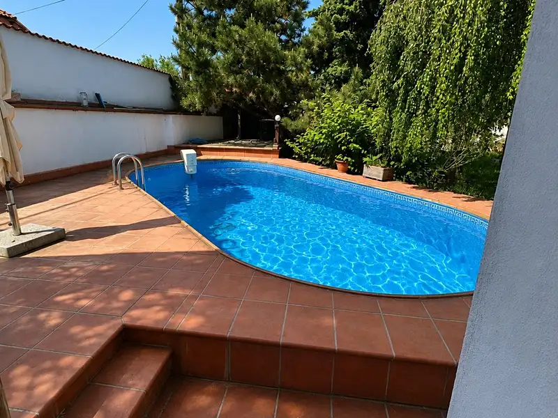 Prodej rodinného domu 250 m², pozemek 369 m², Praha – náhled fotky 3