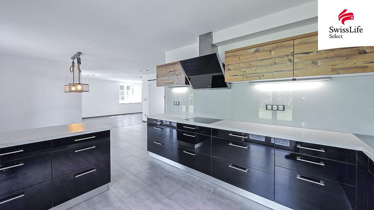 Prodej rodinného domu 211 m², pozemek 975 m² – fotografie 4