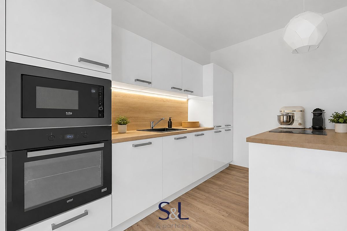 Pronájem rodinného domu 203 m², pozemek 407 m² – fotografie 3