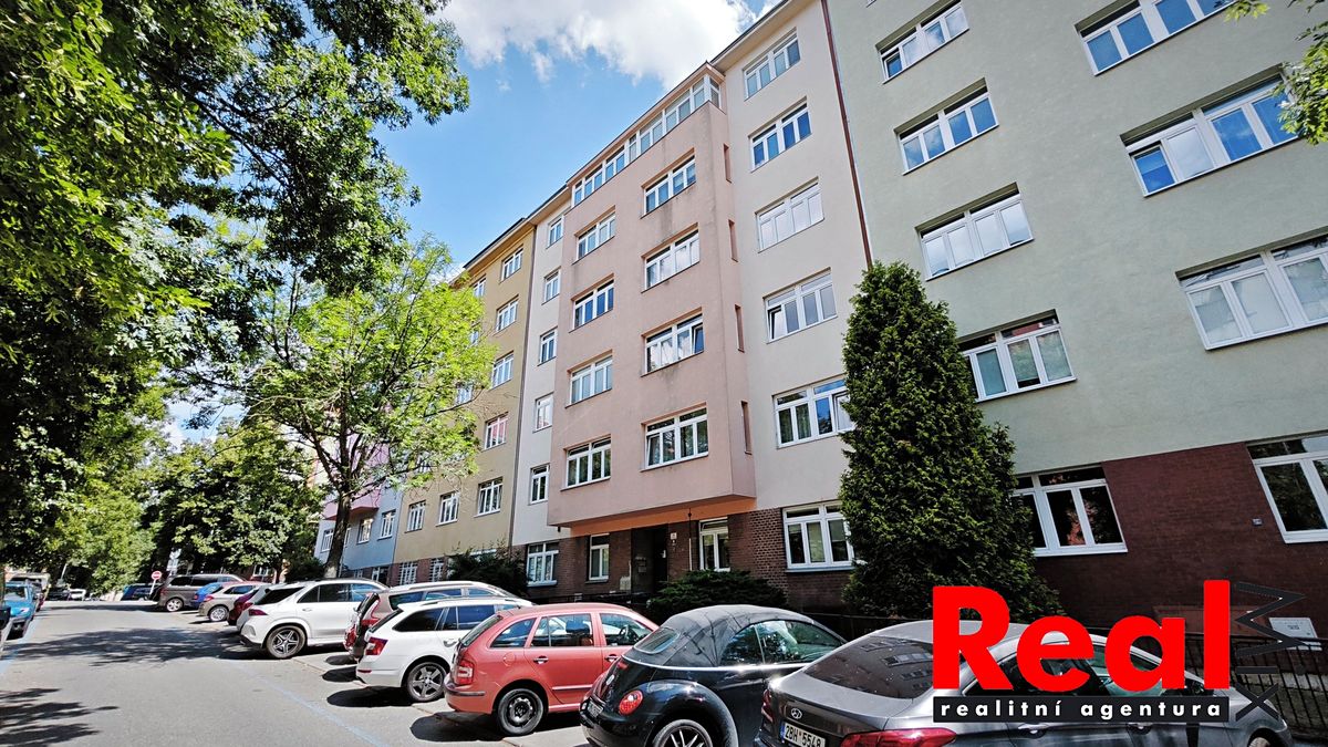 Pronájem bytu 1+1 42 m²
