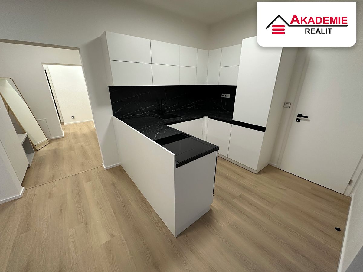 Pronájem bytu 4+kk 119 m² – fotografie 2