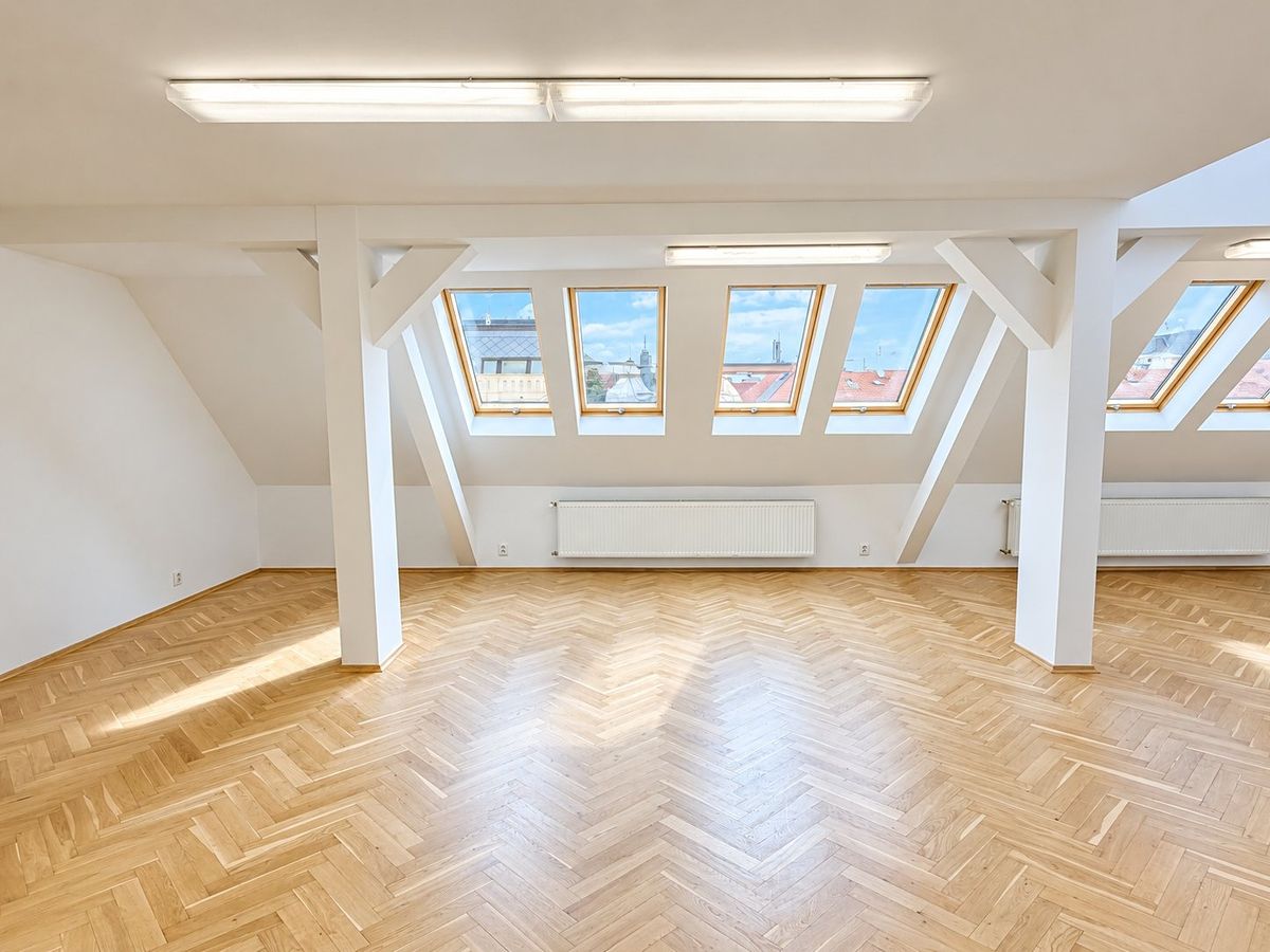 Pronájem kanceláře 150 m²