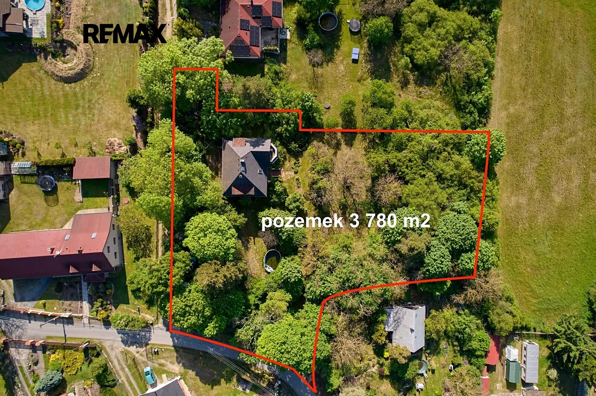 Prodej stavebního pozemku 3780 m²