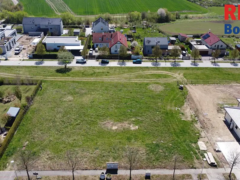 Prodej stavebního pozemku 1193 m², Vysoký Újezd – náhled fotky 2