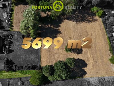 Prodej stavebního pozemku 5699 m²