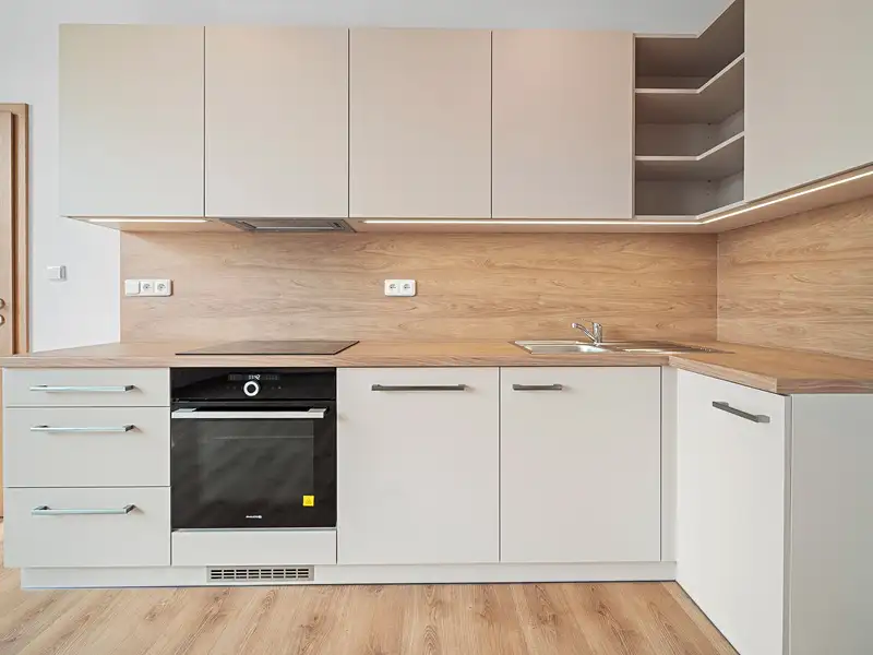 Pronájem bytu 3+kk 78 m², Hradec Králové – náhled fotky 2