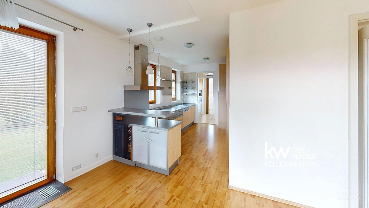 Pronájem rodinného domu 180 m², pozemek 320 m² – fotografie 5