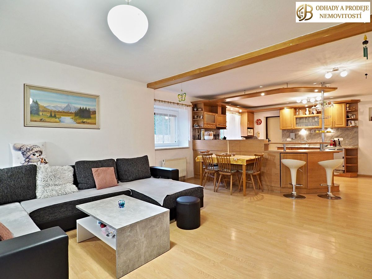 Prodej rodinného domu 190 m², pozemek 928 m² – fotografie 3
