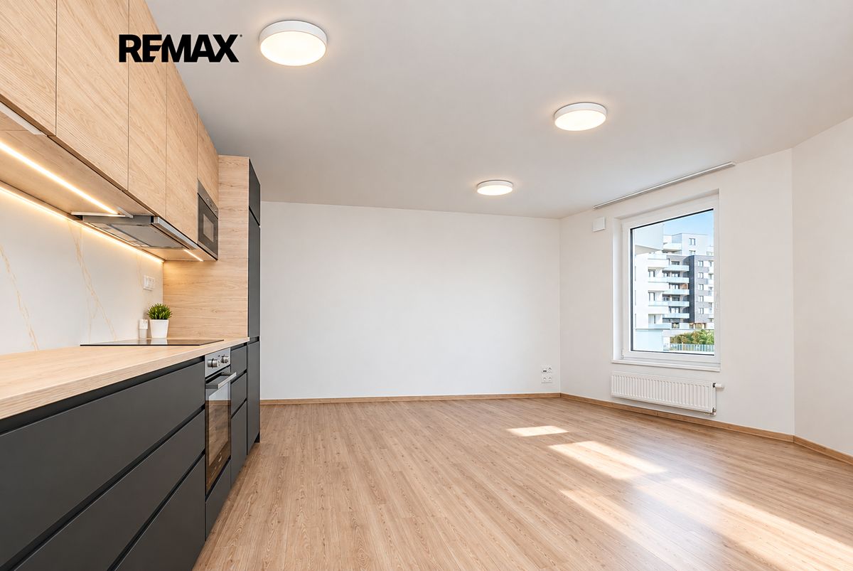 Pronájem bytu 2+kk 67 m² – fotografie 3