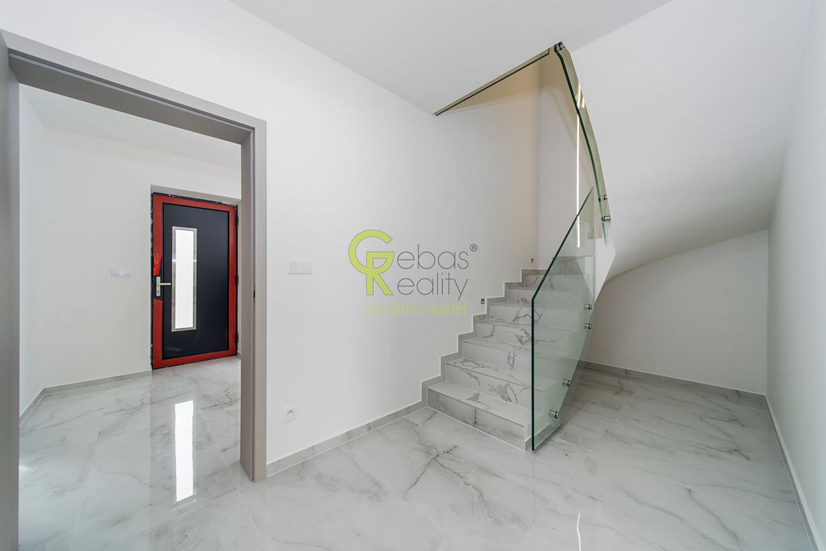 Prodej rodinného domu 129 m², pozemek 453 m² – fotografie 5