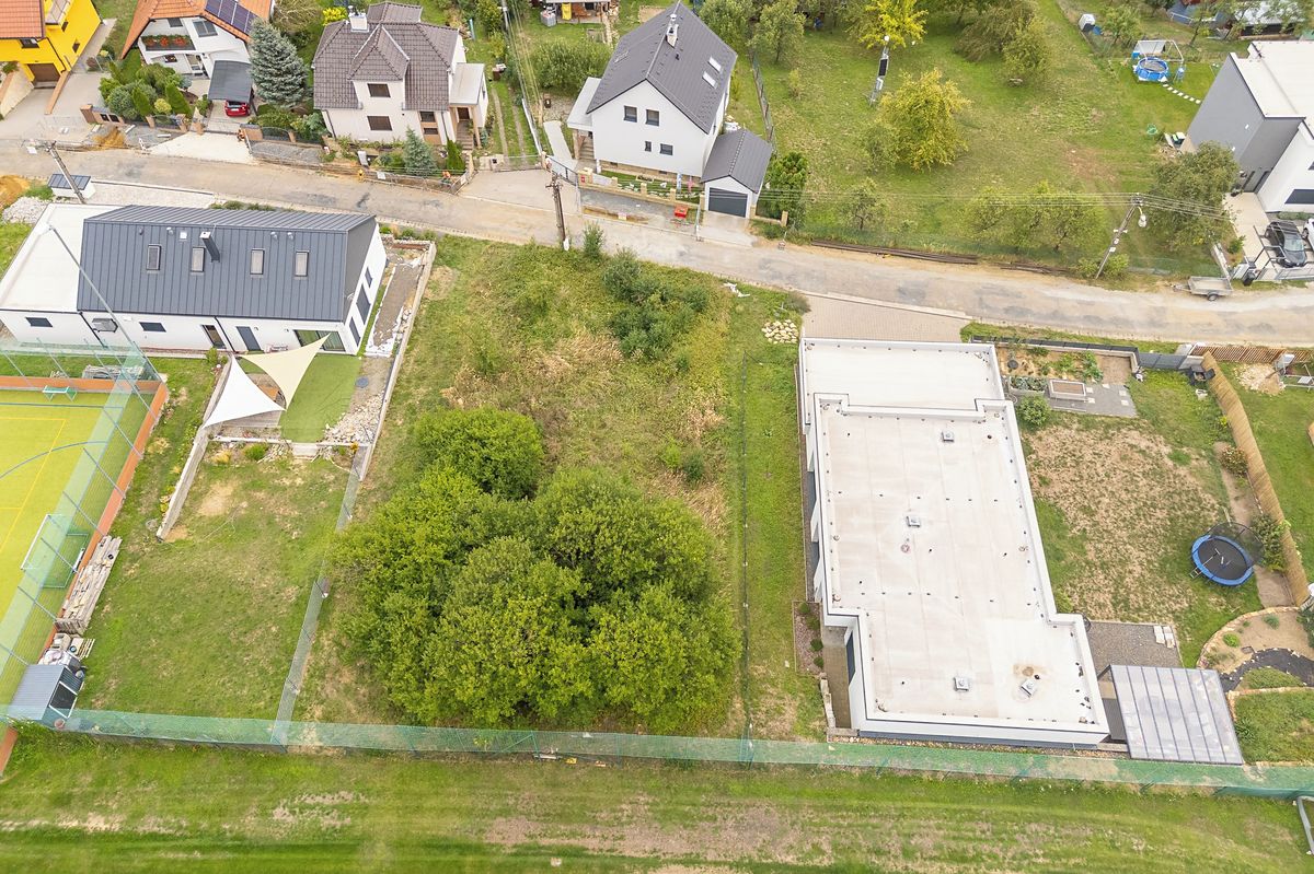 Prodej stavebního pozemku 850 m² – fotografie 3