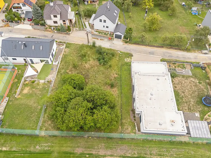Prodej stavebního pozemku 850 m², Zlín – náhled fotky 3