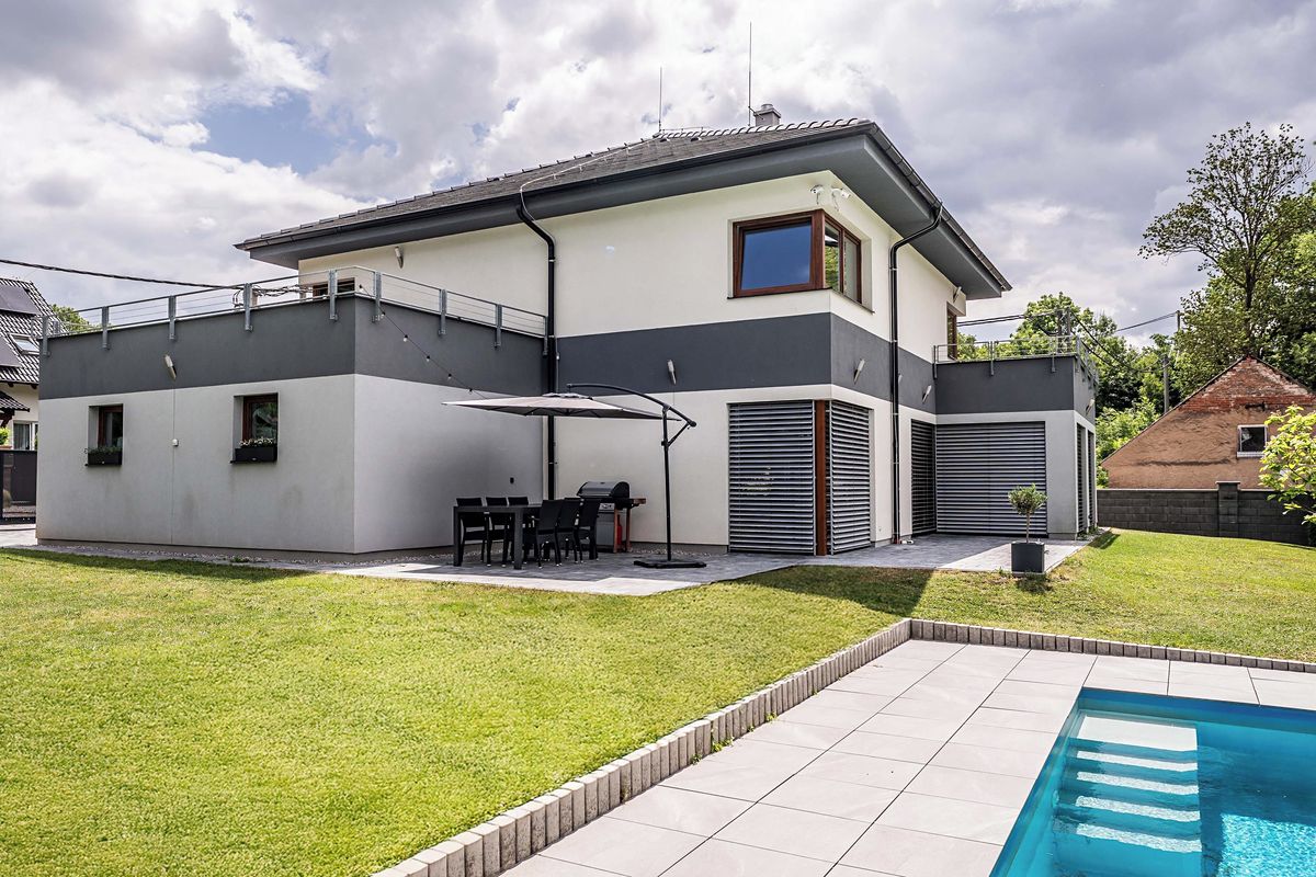Prodej rodinného domu 229 m², pozemek 777 m² – fotografie 4