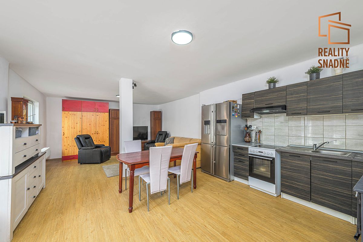 Prodej vícegeneračního domu 160 m², pozemek 234 m² – fotografie 2