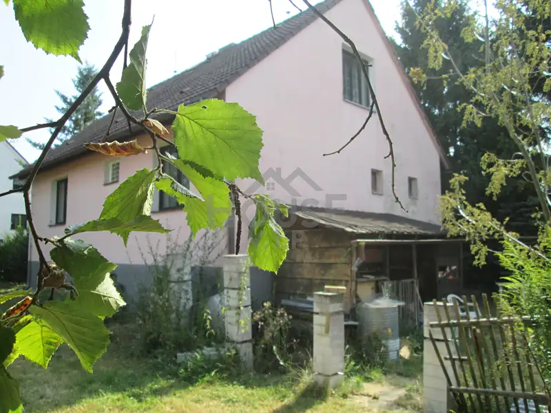 Prodej rodinného domu 210 m², pozemek 1171 m², Dolní Kralovice – náhled fotky 1