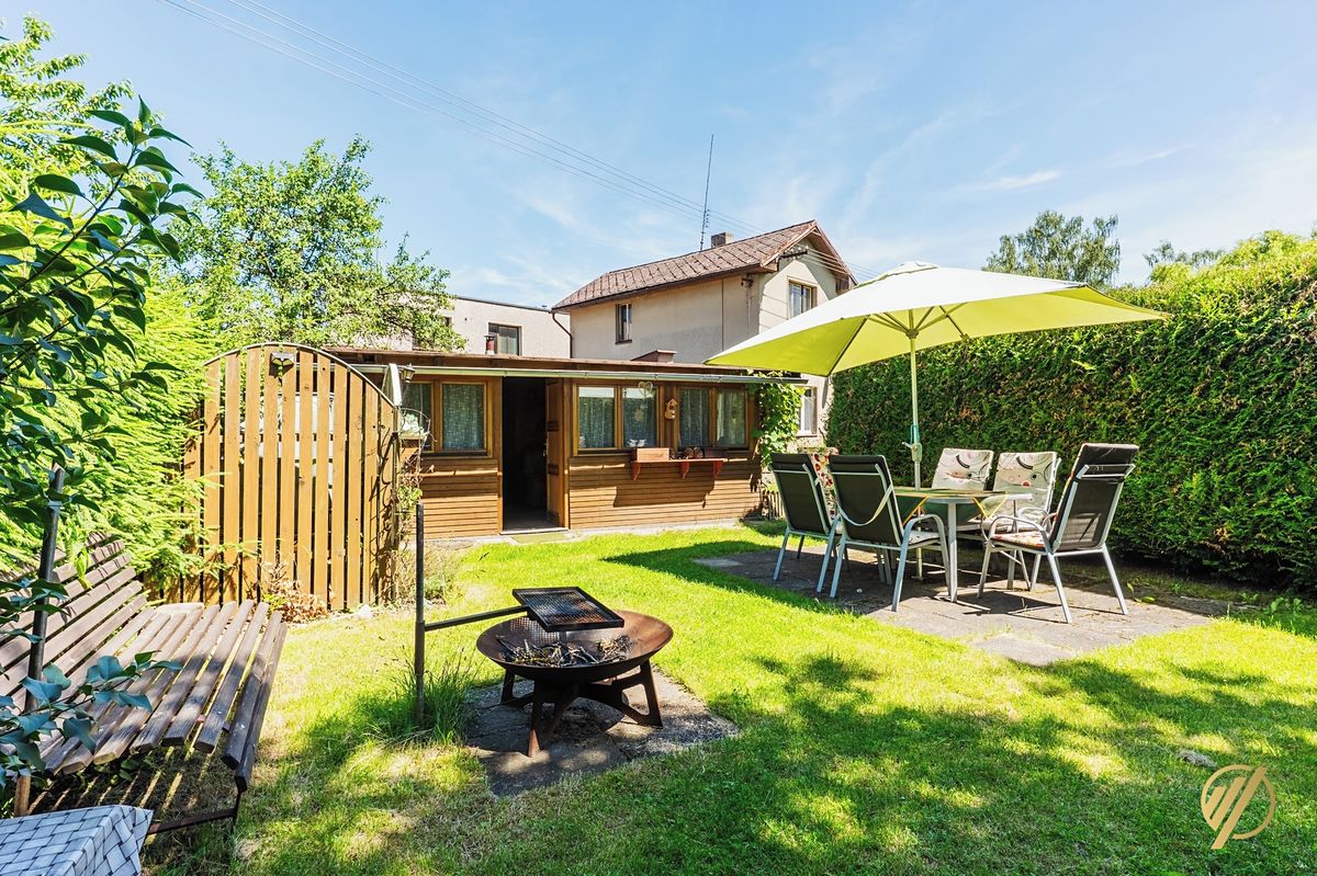 Prodej rodinného domu 275 m², pozemek 1300 m² – fotografie 5