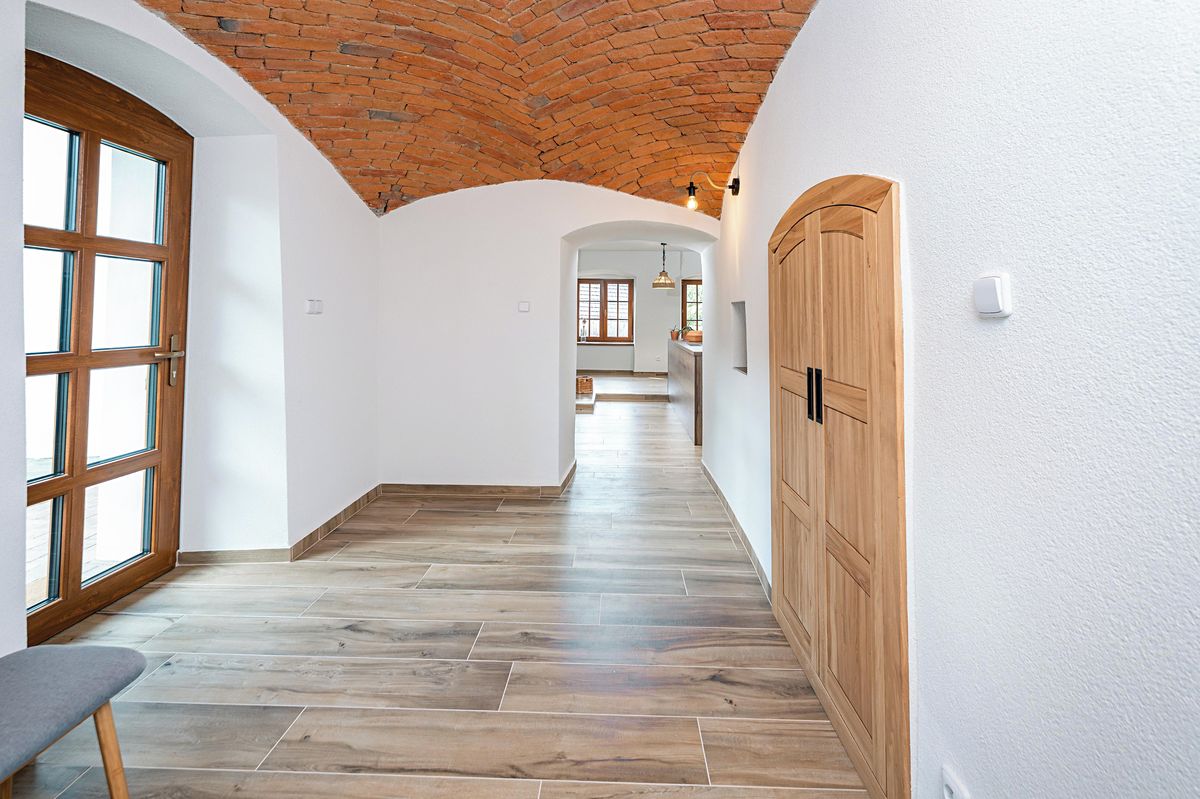 Prodej rodinného domu 370 m², pozemek 2115 m² – fotografie 5