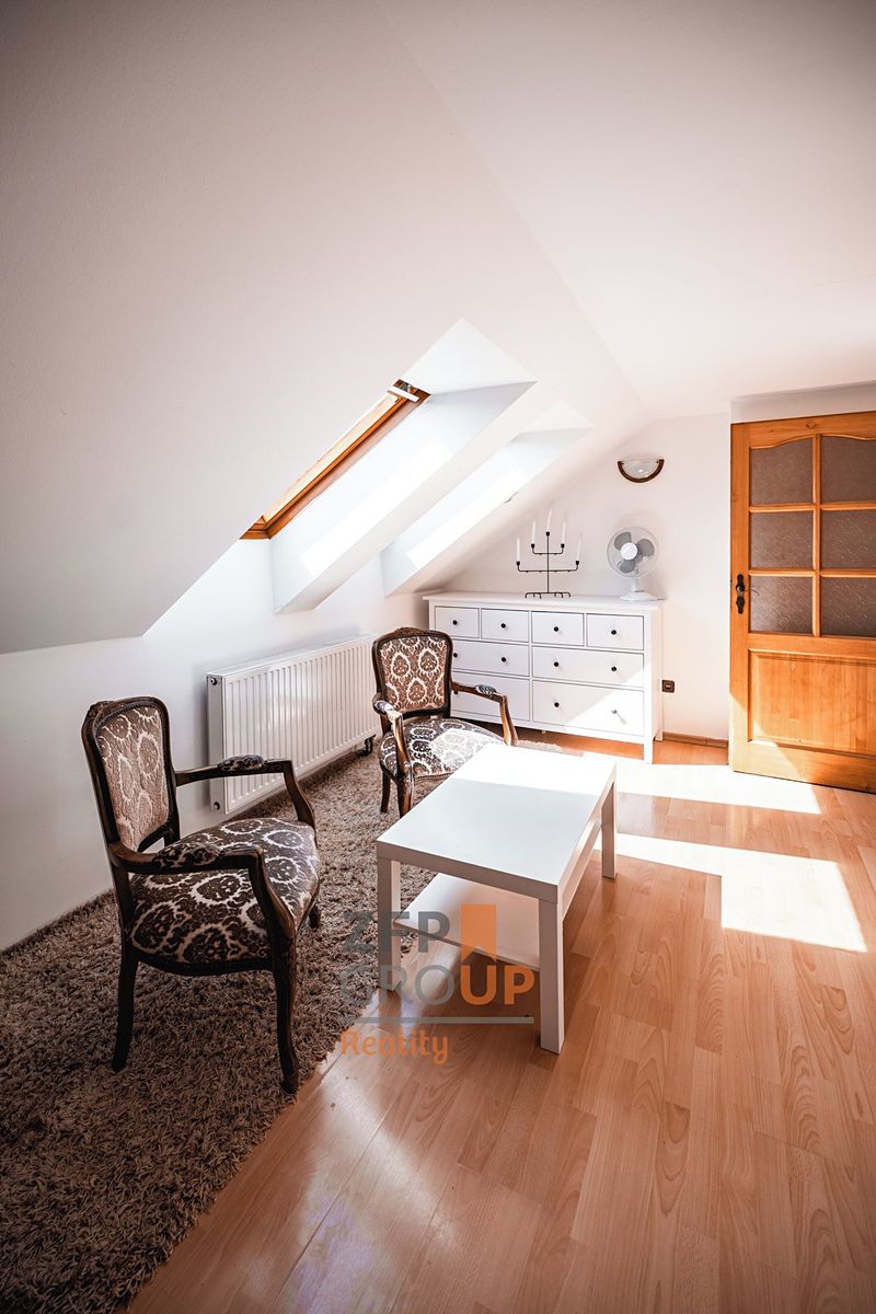 Prodej rodinného domu 190 m², pozemek 177 m² – fotografie 5