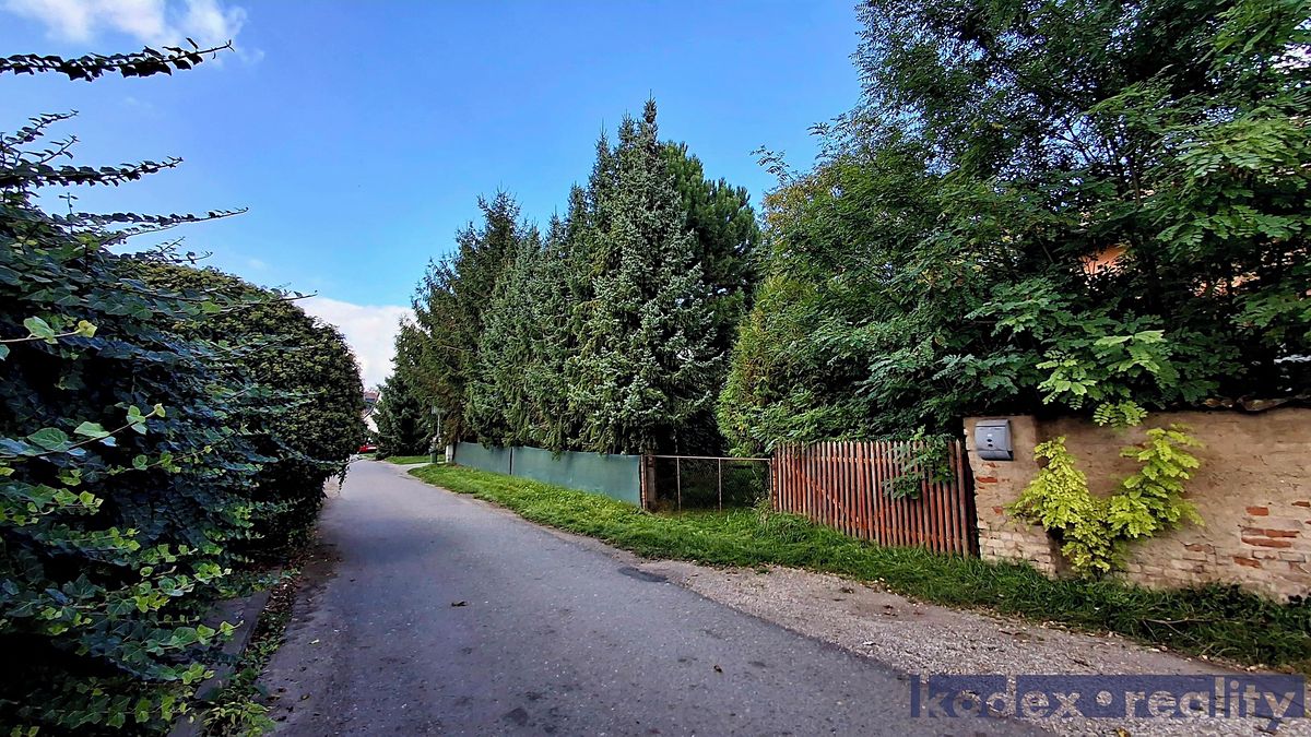 Prodej stavebního pozemku 599 m² – fotografie 3