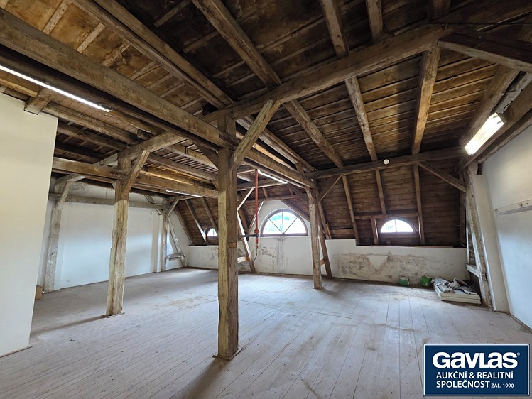 Prodej komerčního prostoru, 961 m² (26 z 31)