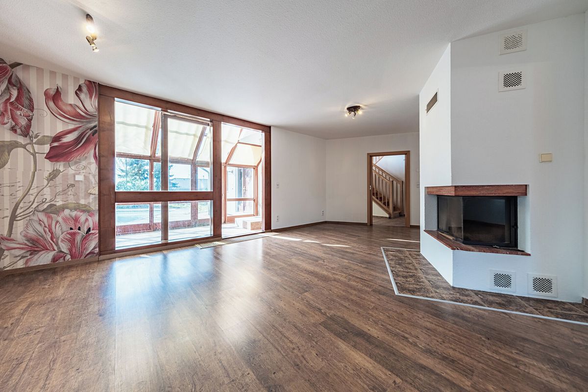 Prodej rodinného domu 368 m², pozemek 960 m² – fotografie 5