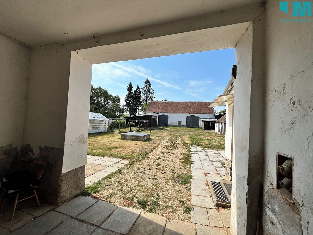 Prodej rodinného domu 193 m², pozemek 1436 m² – fotografie 3