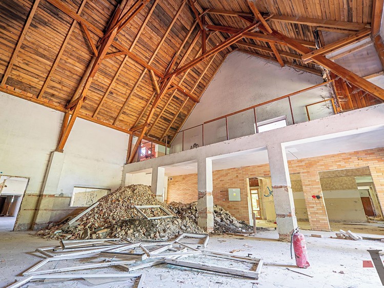 Prodej komerčního prostoru, 2 443 m² (25 z 34)