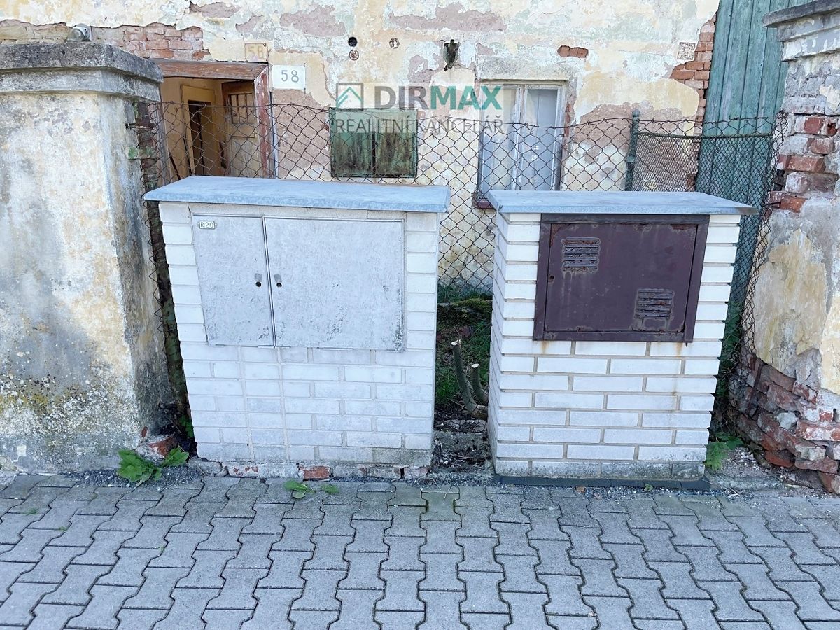 Prodej rodinného domu 665 m², pozemek 1210 m² – fotografie 3