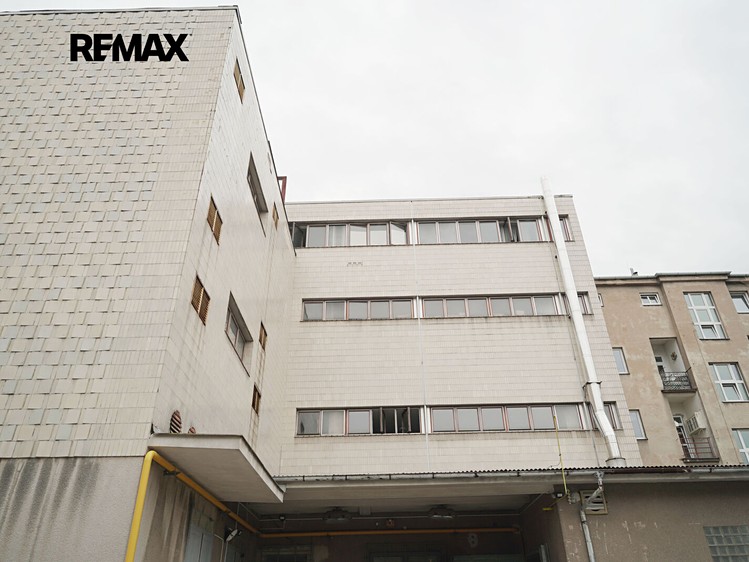 Комерційне приміщення в оренду, 865 м² (27 з 38)
