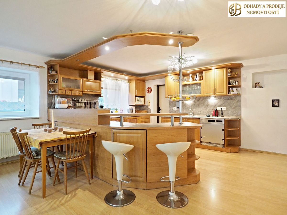 Prodej rodinného domu 190 m², pozemek 928 m² – fotografie 5