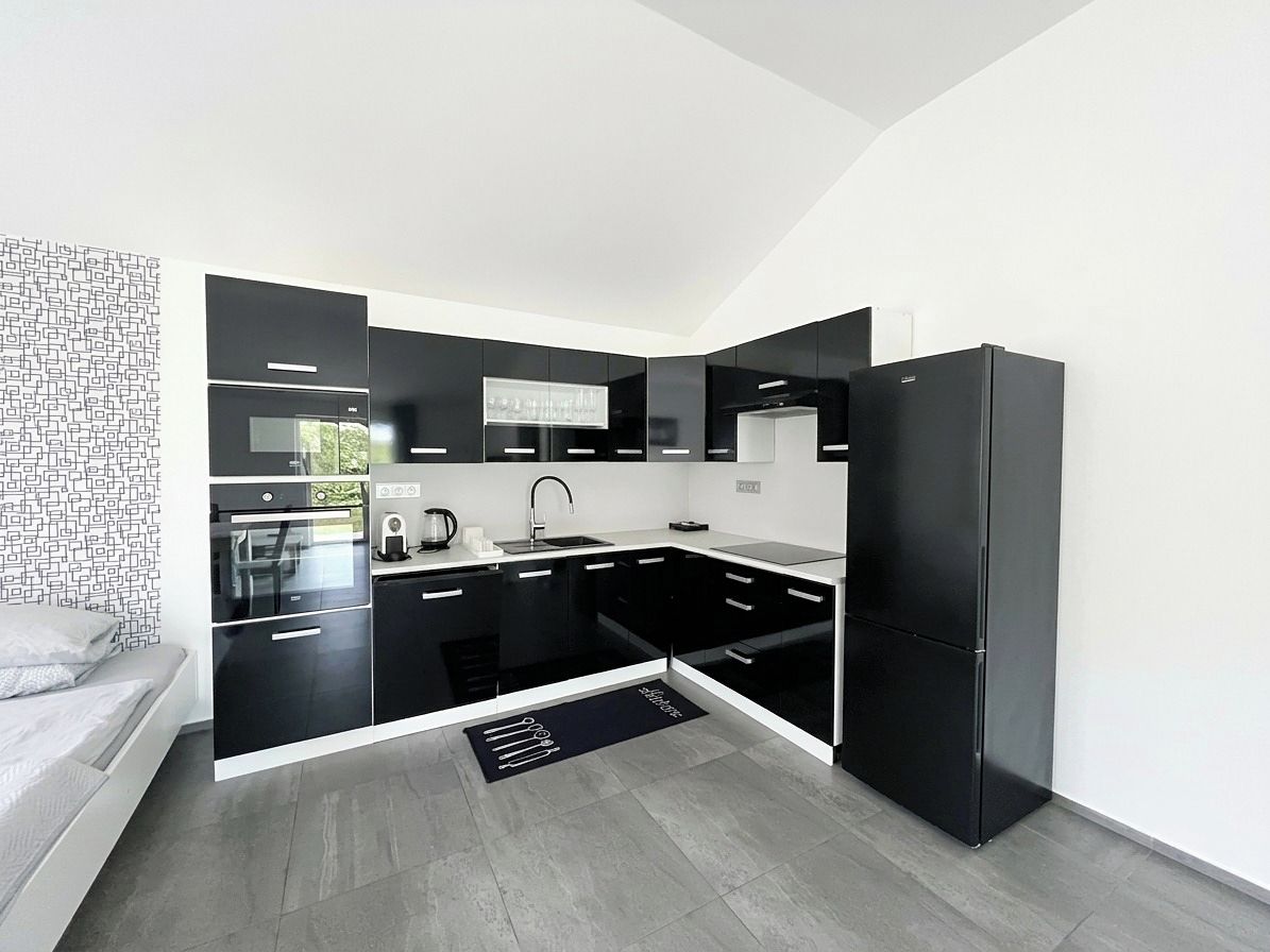 Pronájem bytu 2+kk 72 m² – fotografie 3
