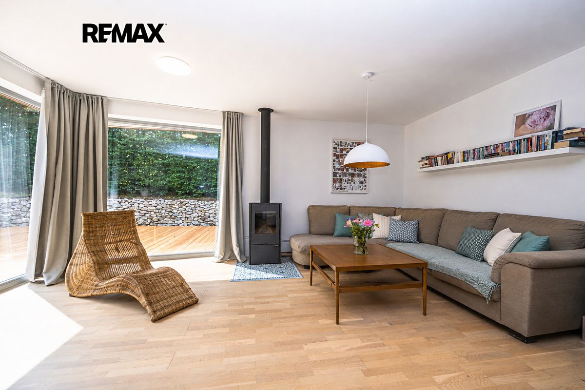 Prodej rodinného domu 137 m², pozemek 1114 m² – fotografie 2