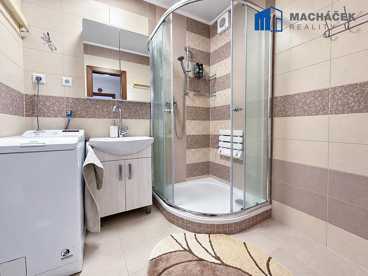 Pronájem bytu 4+1 87 m² – fotografie 5