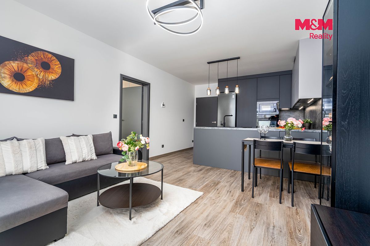 Prodej rodinného domu 78 m², pozemek 428 m² – fotografie 2